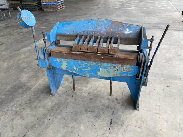 <p>SM50 Manual Sheet Metal Folder</p>