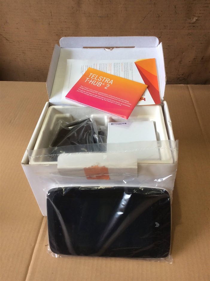 Technicolor VPDT1568B Router + Technicolor TVA301TELB Cradle New Unboxing