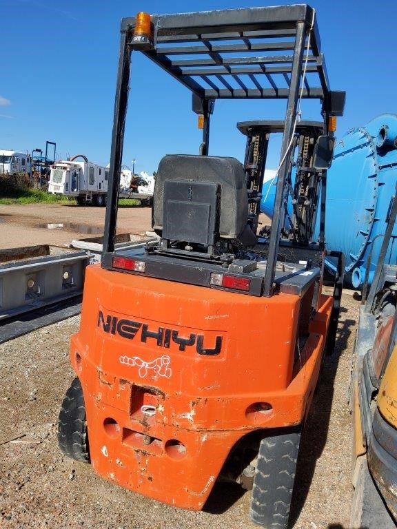 1996 Nichiyu NYKFB25PN 4 Wheel Counterbalance Forklift