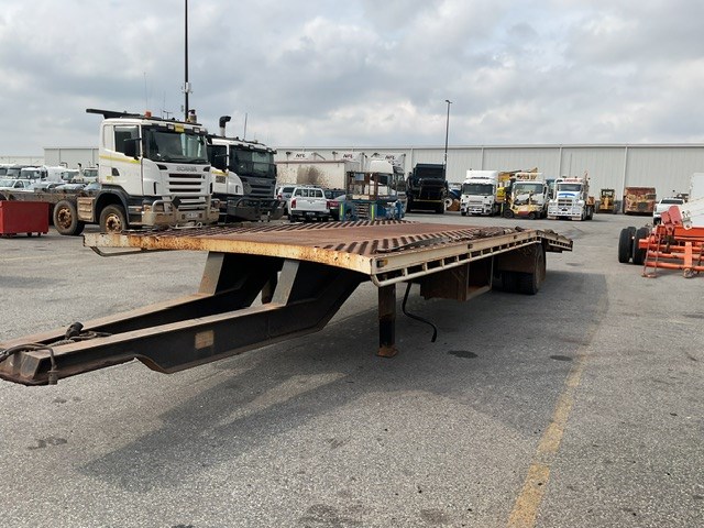 <p>2014 6 Car Triaxle Car Carrier Trailer</p>