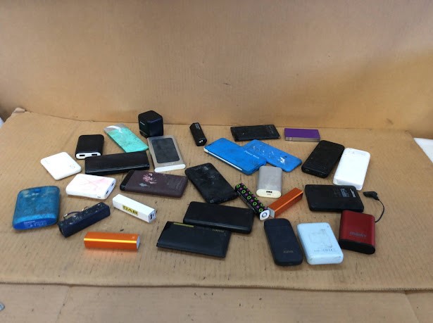 Sproul/Cygnett Mixed Brand & Model Portable Power Banks/Electronic devices