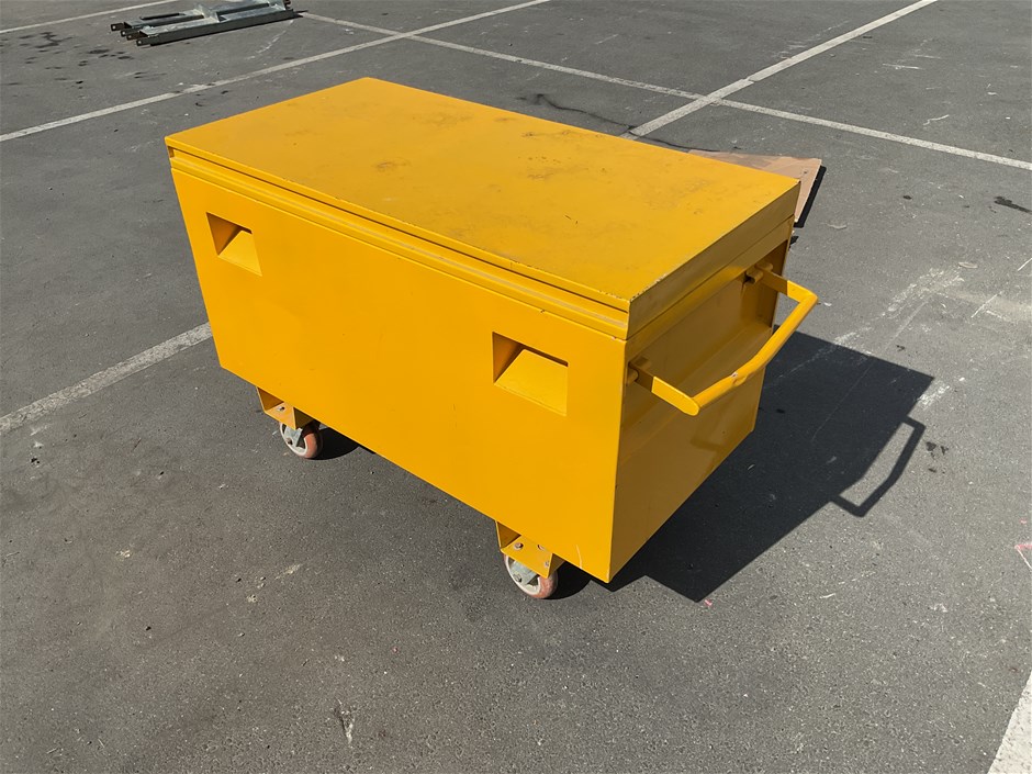 <p>Yellow Site Box</p>