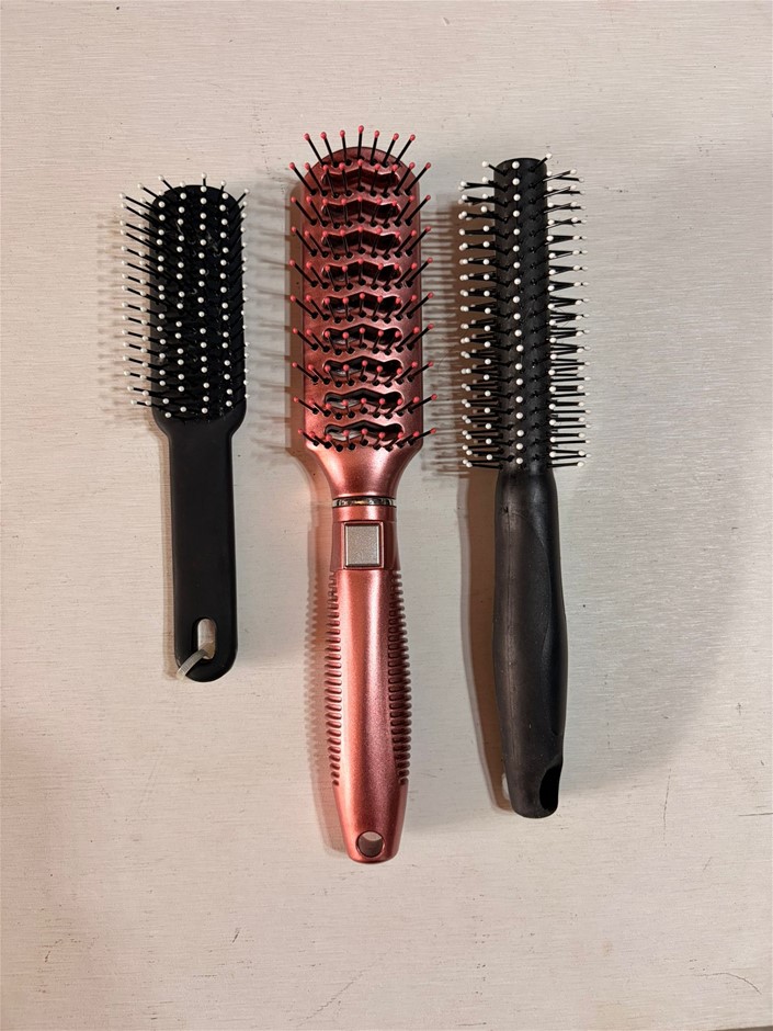 3x Hair Brushes