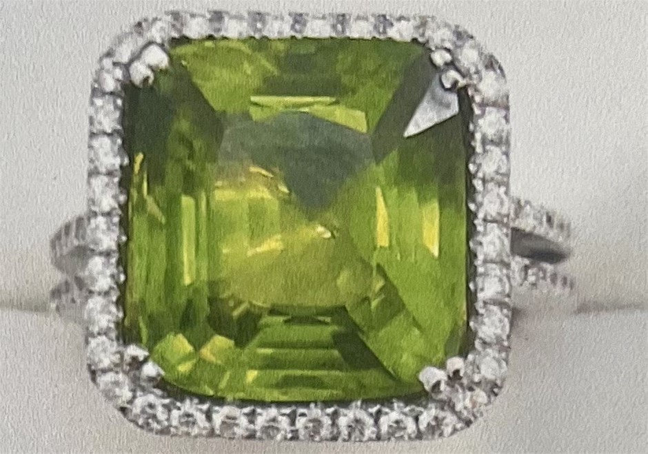 18carat white gold ladies diamond ring cushion cut peridot retail
