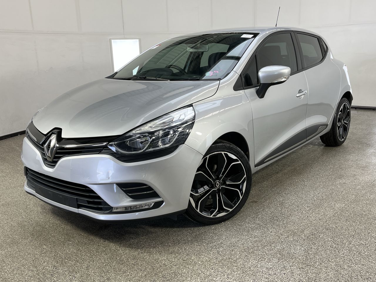 2019 Renault Clio Formula edition Auto Hatchback