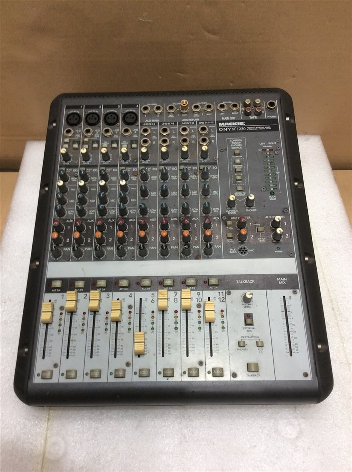 Mackie Onyx 1220 Premium Analog Mixer