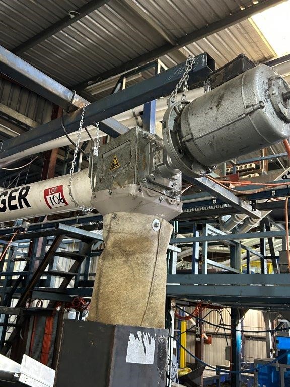 1 x Conveyor With Multihead Outputs