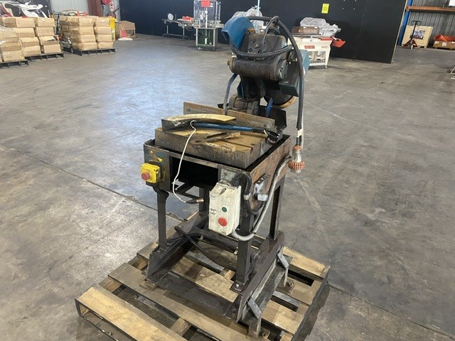 <p>Metal Cut Off Saw</p>