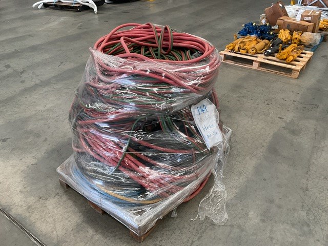 <p>Pallet of Assorted Hoses</p>