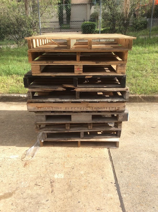 Mix Brand and Model Wooden Shipping Pallets (Lot of 10)