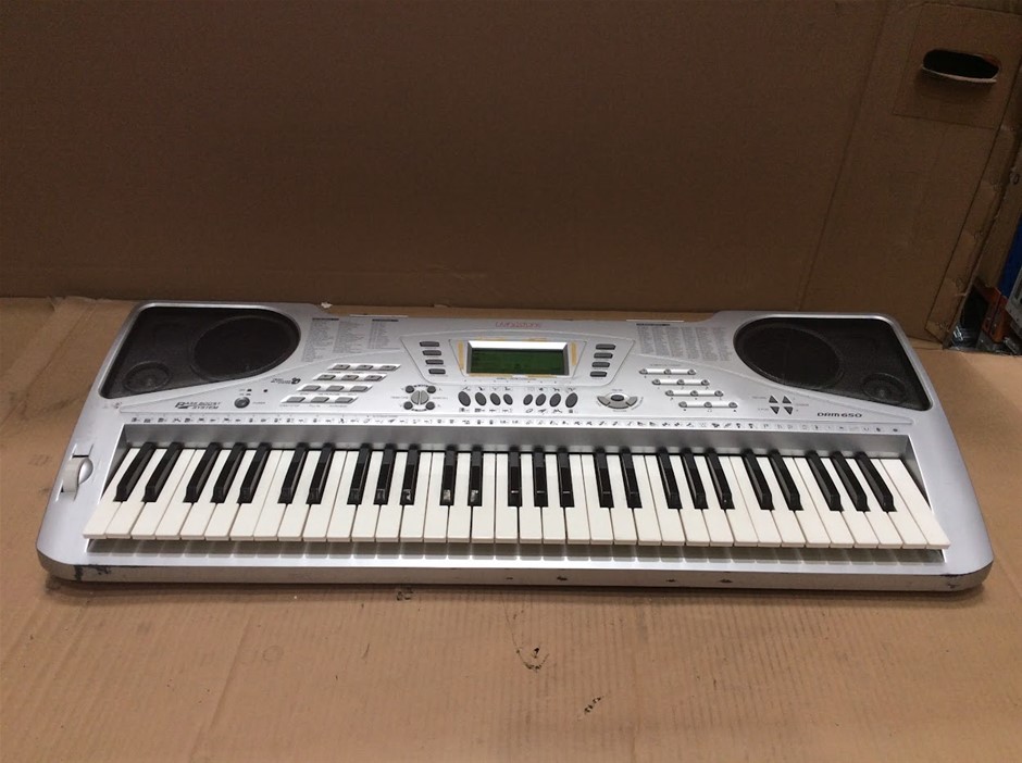 Yamaha PSR-550 Electronic Keyboard