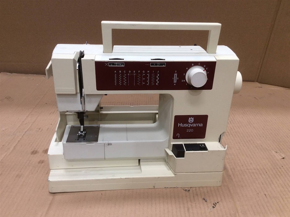 Husqvarna 220 Sewing Machine