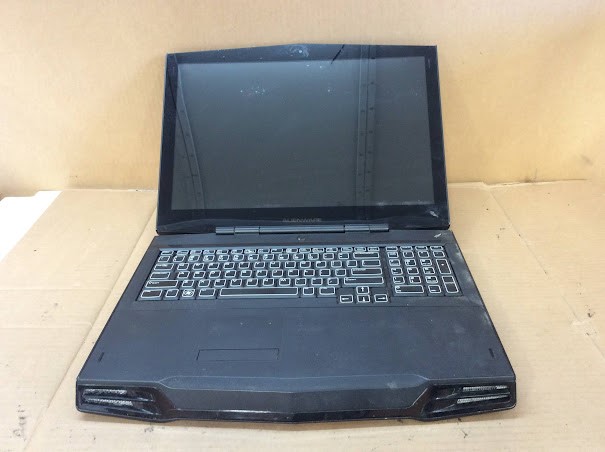 ALIENWARE M17x Laptop i7-Q820 8GBRAM/1TB Black