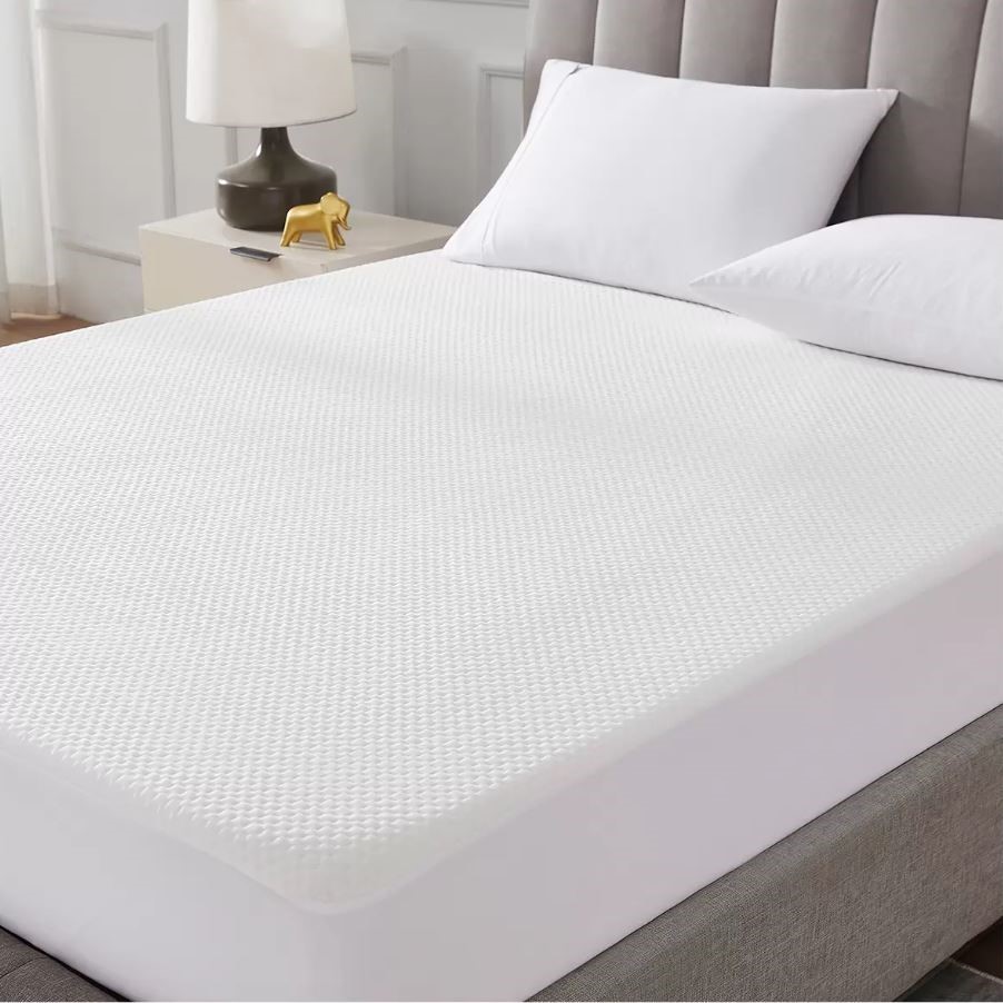 TOMMY BAHAMA ComfortOne Mattress Pad Protector, Queen. NB: Damaged packagin