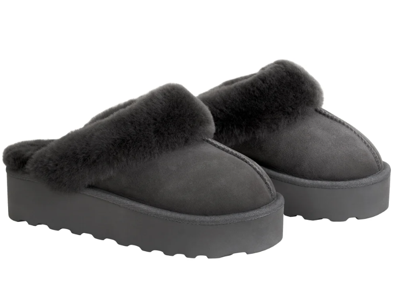 Kirkland Signature Women's Shearling Platform Slipper. US9/UK7, Gray Gris