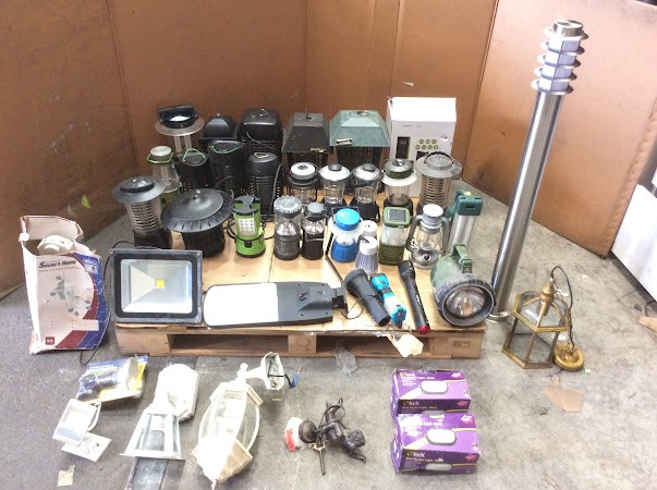 Click Mixed Brand and Model Camping Lanterns/Flashlights/Lighting Fixtures