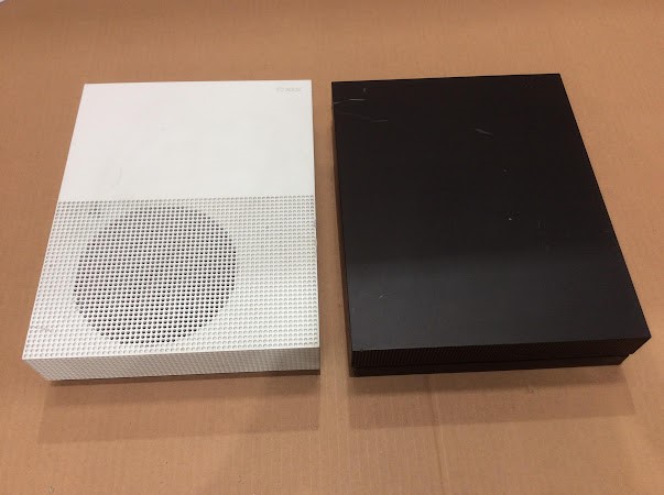 Microsoft Xbox One X 1787&Xbox One S 1681 Consoles (Lot of 2)