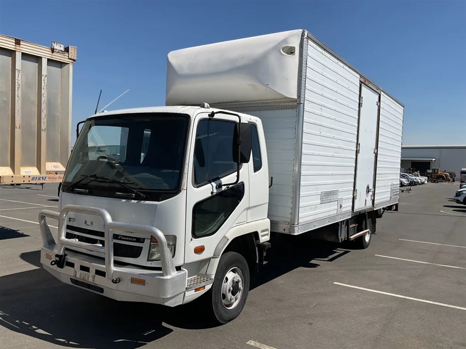 <p>2008 Mitsubishi Fuso 4 x 2 Pantech Truck</p>