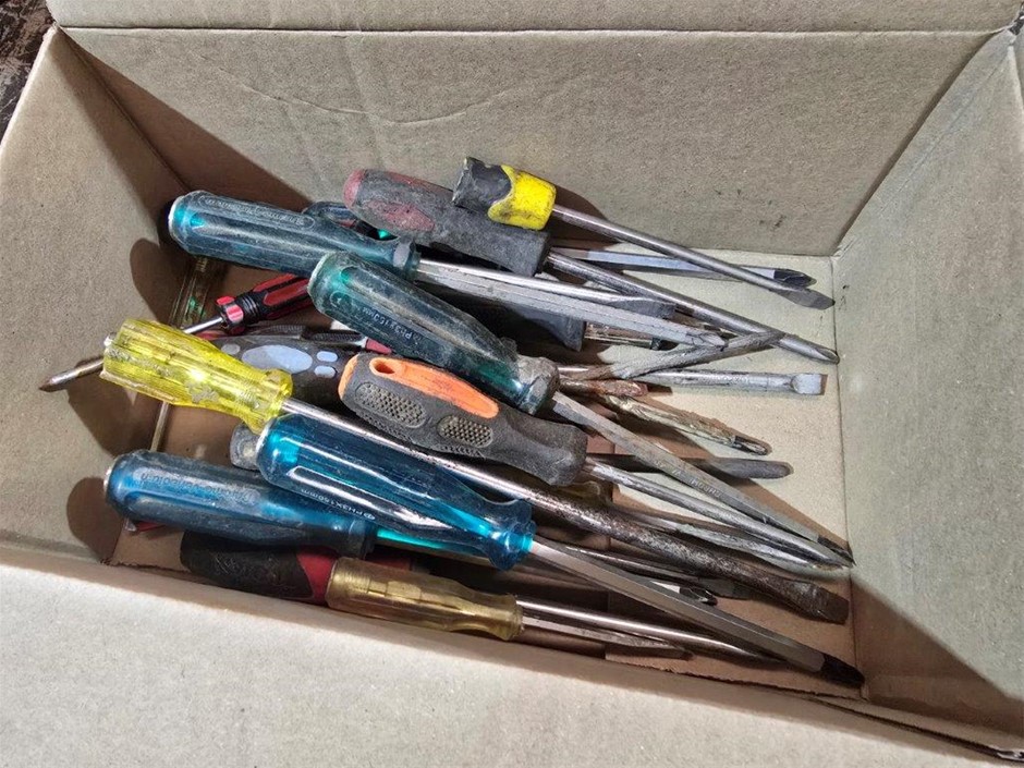 Quantity of Assorted Screwdrivers