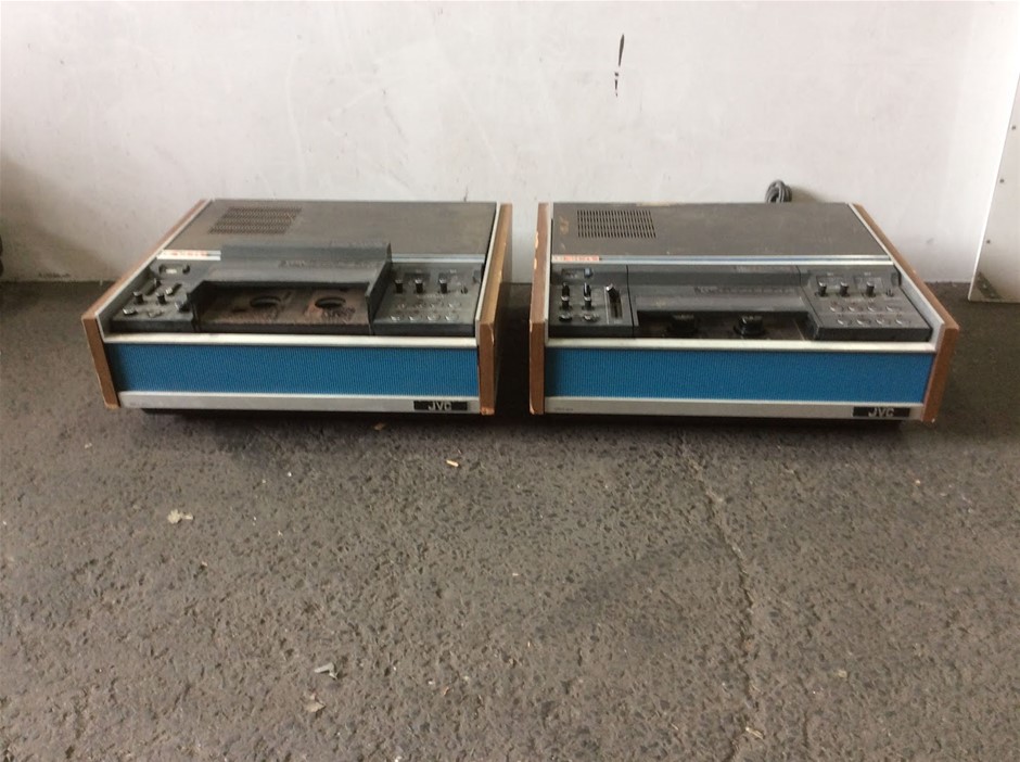 UNIR CR-6060E Video Cassette Recorder (Lot of 2)