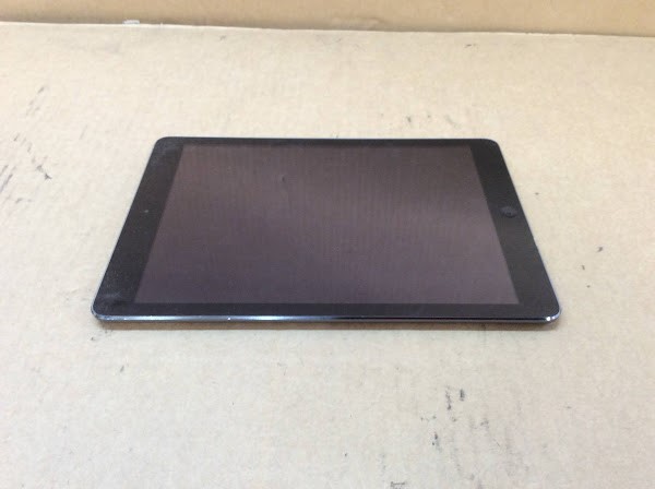 APPLE IPAD AIR 1 A1474 A7 Tablet 16GB