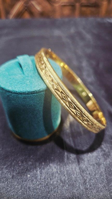 22K/ITALY yellow Gold Filled bangle(stamped 22K/ITALY)-Bonus Gift