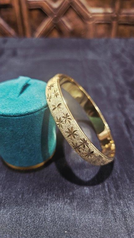 22K/ITALY Yellow Gold Filled bangle -(stamped 22K/ITALY)-Bonus Gift