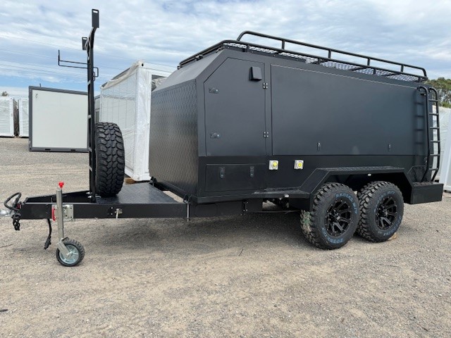 Tradie Trailer 2025 MAXI Premium Package Off Road - Black
