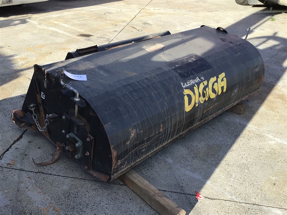 <p>Digga Skid Steer Road Broom Attachment.</p>