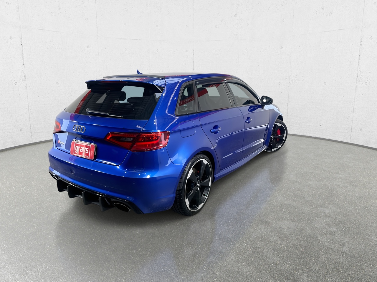 Vehicle photo