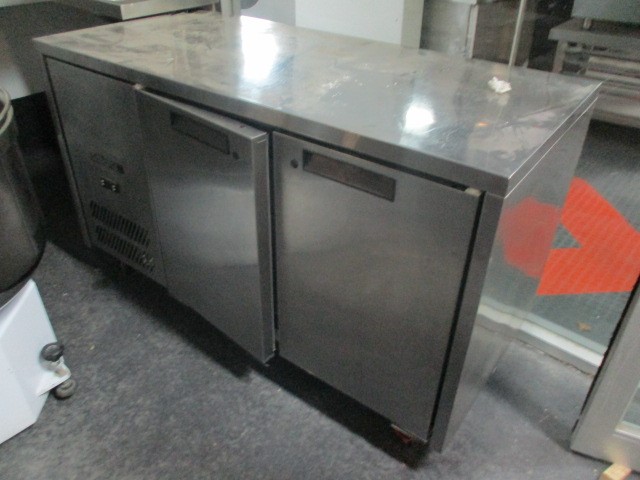 Williams 2 Door Steel Bench (????)