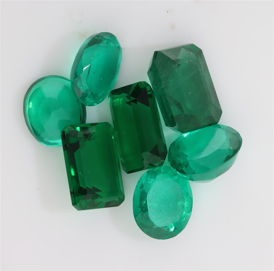 56ct Simulant Emerald