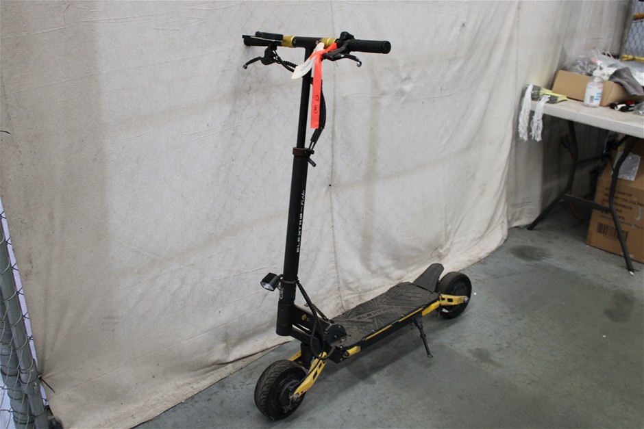Elektro Flash Black/Yellow E-Scooter