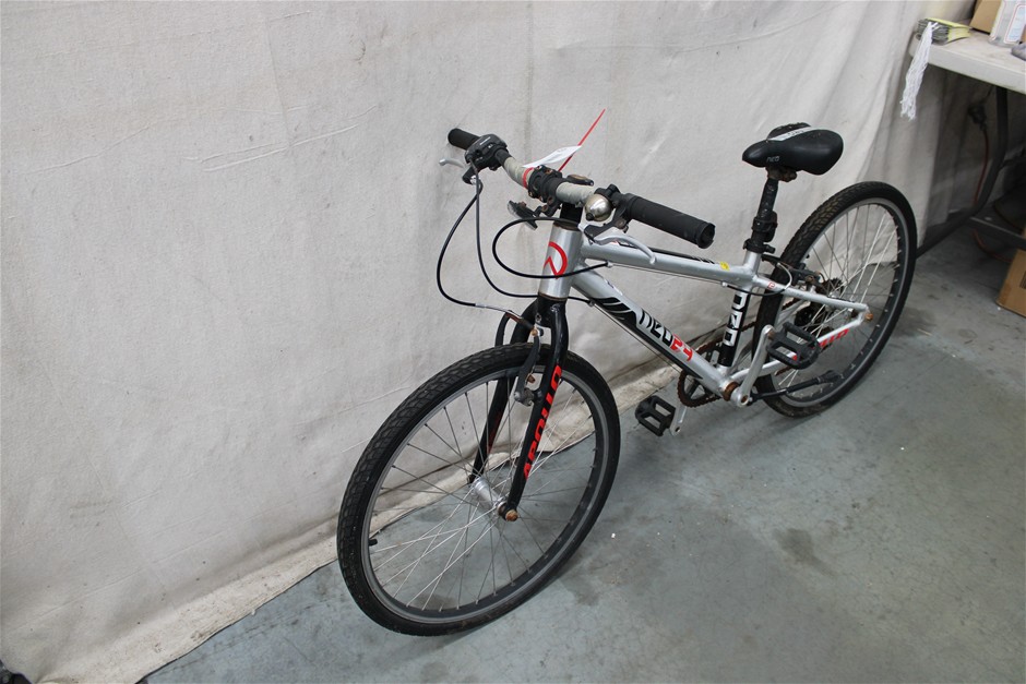 Apollo NEO 24 Silver/Black/Red Bicycle