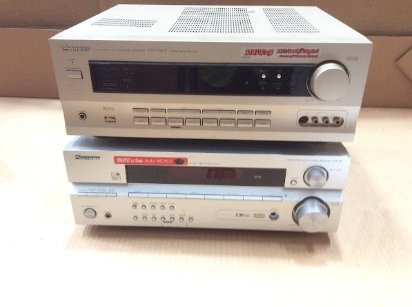 Pioneer VSX-515-S&VSX-D608-G Audio/Video Multi-Channel Receiver (Lot of 2)