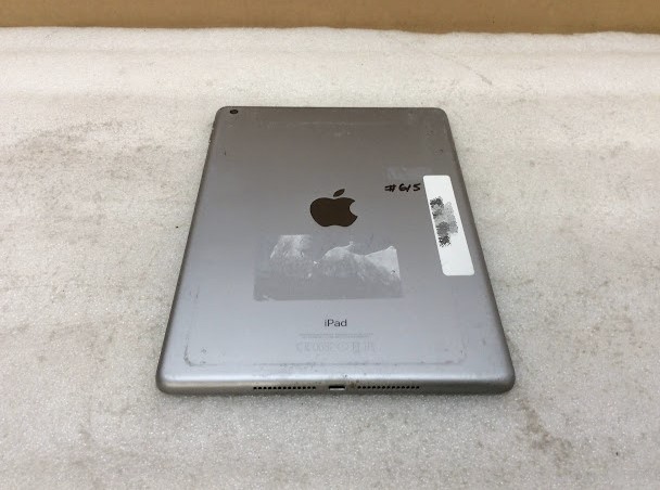 APPLE IPAD 5TH GEN A1822 A9 Tablet 32GB