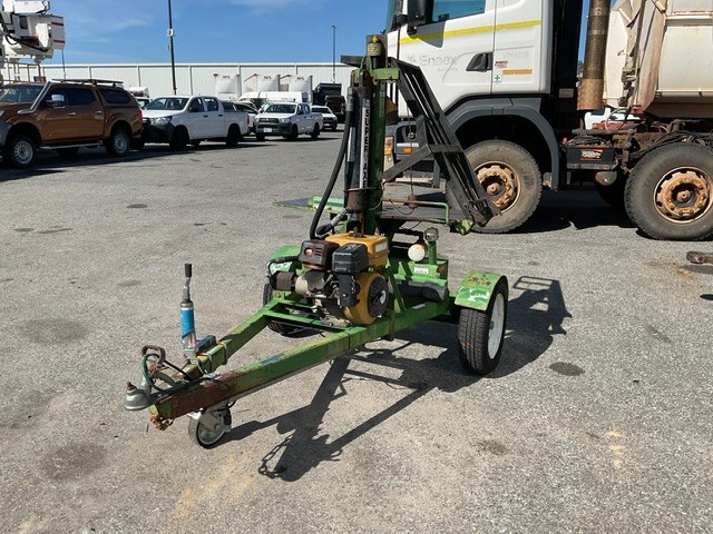 Hydraulic Log Splitter On Trailer