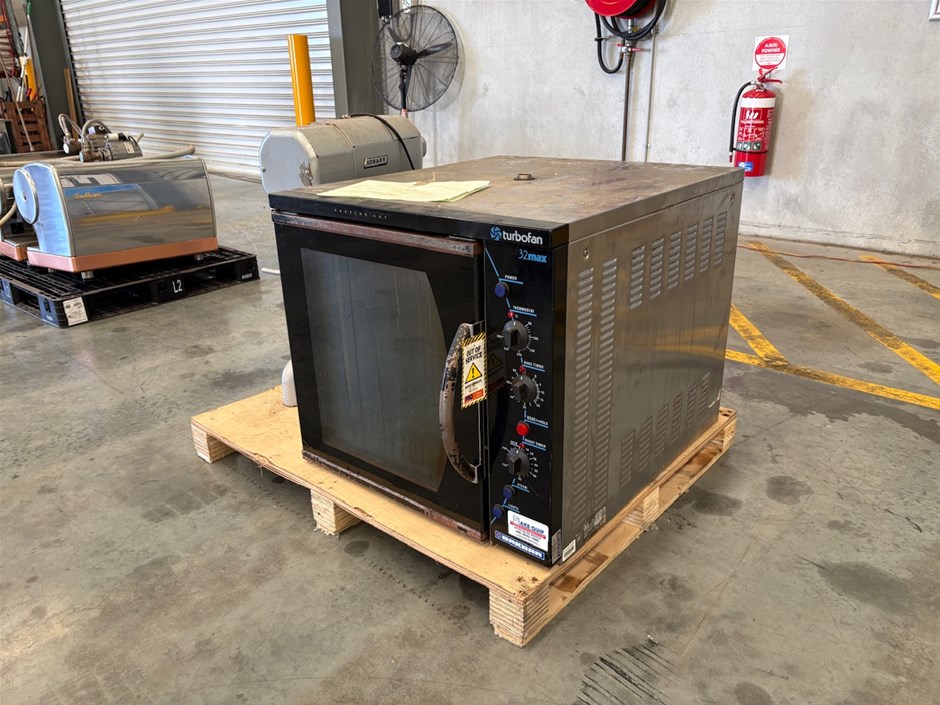 <p>Hobart Mixer and Bakbar Turbofan 32Max on Pallet Oven</p>