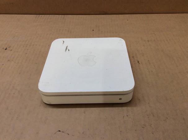 Apple 5th Gen A1408 AirPort Extreme Base Station Router