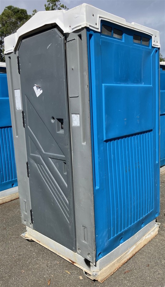 Portable Toilet - Fresh Water Flush - Burleigh Heads