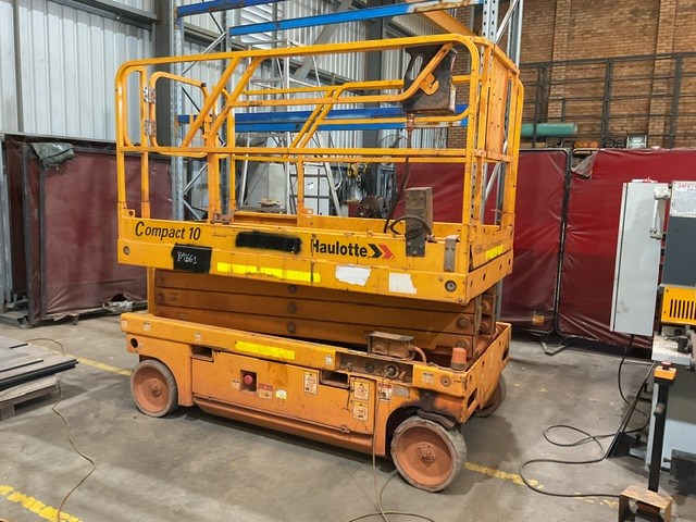 2015 Haulotte Compact 10 Scissor Lift