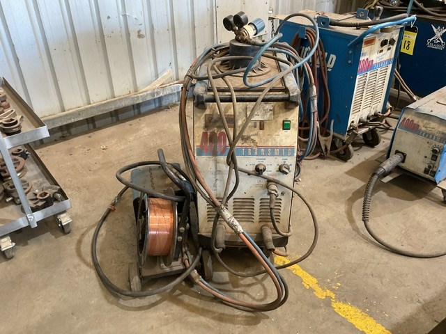 <p>Cigweld 400 Transmig Welder With Cigweld Wire Feeder</p>