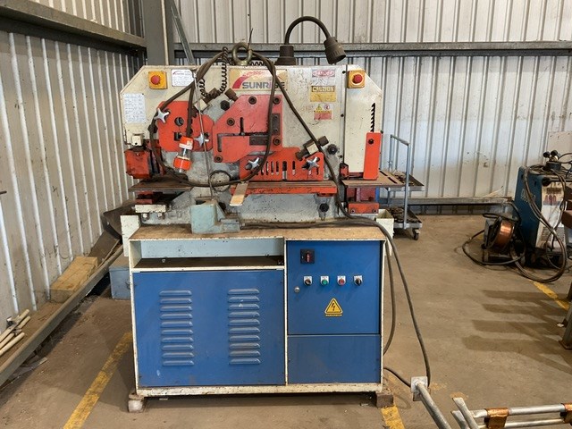 <p>Sunrise IW-60H Hydraulic Ironworker</p>