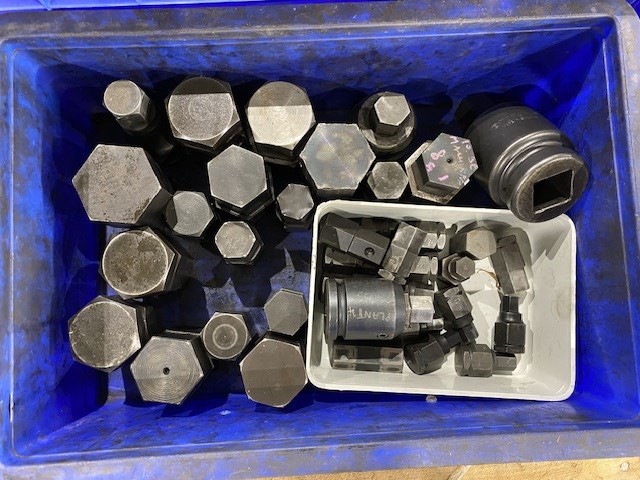 <p>Qty of Assorted Interchangeable Hex Bits</p>