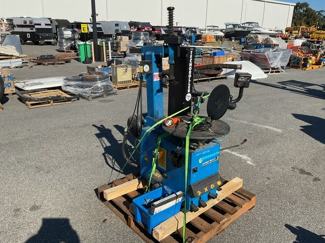 <p>Beissbarth Servomat MS 63 Tyre Changer</p>
