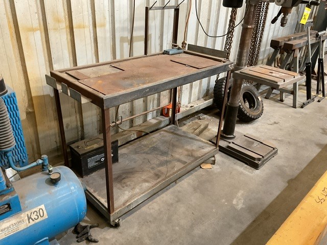 <p>2 Tier Steel Work Bench</p>