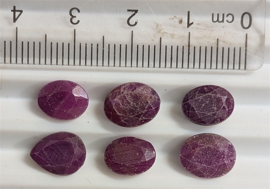 17 carats RUBY Gemstones