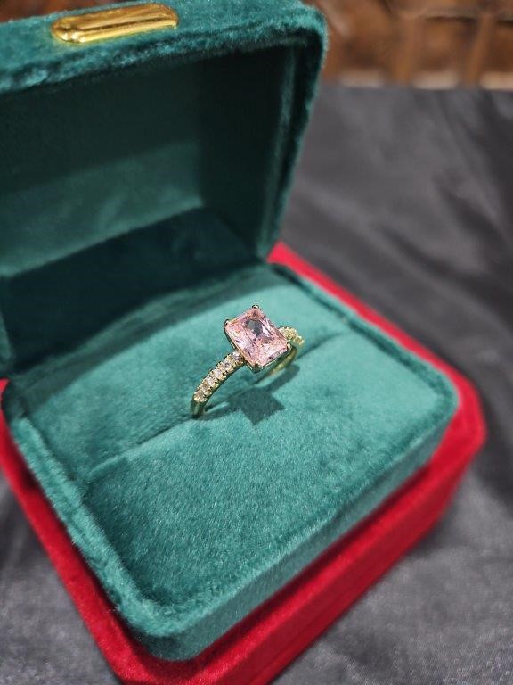 14K/Italy 2.0ct Pink Emerald Cut Yellow Gold Filled Ring(stamped)7US