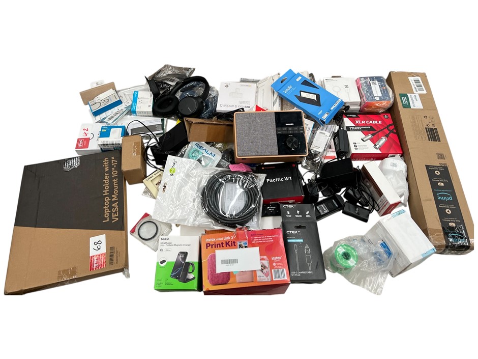 Assorted Electronics & Accessories (Big Box). NB: Products Are Untested/Con