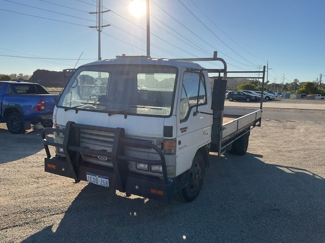 1996 Ford 78562 FT. AX Trader 0409 4 x 2 Tray Body Truck